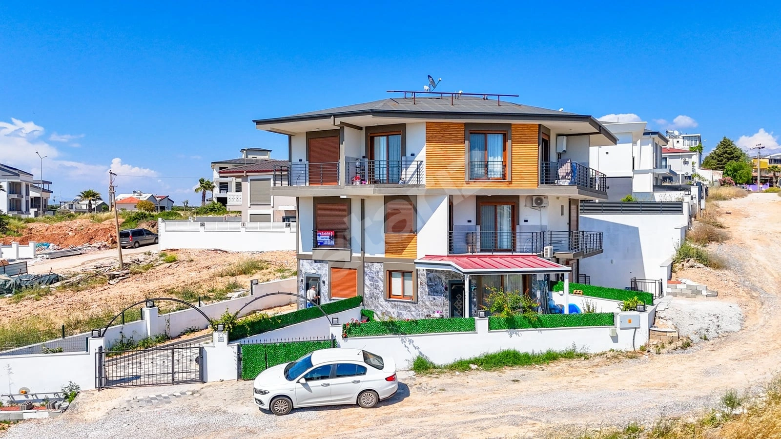 DİDİM HİSAR MAHALLESİNDE MUHTEŞEM MUSTAKİL 4+1 SIFIR TRİPLEKS