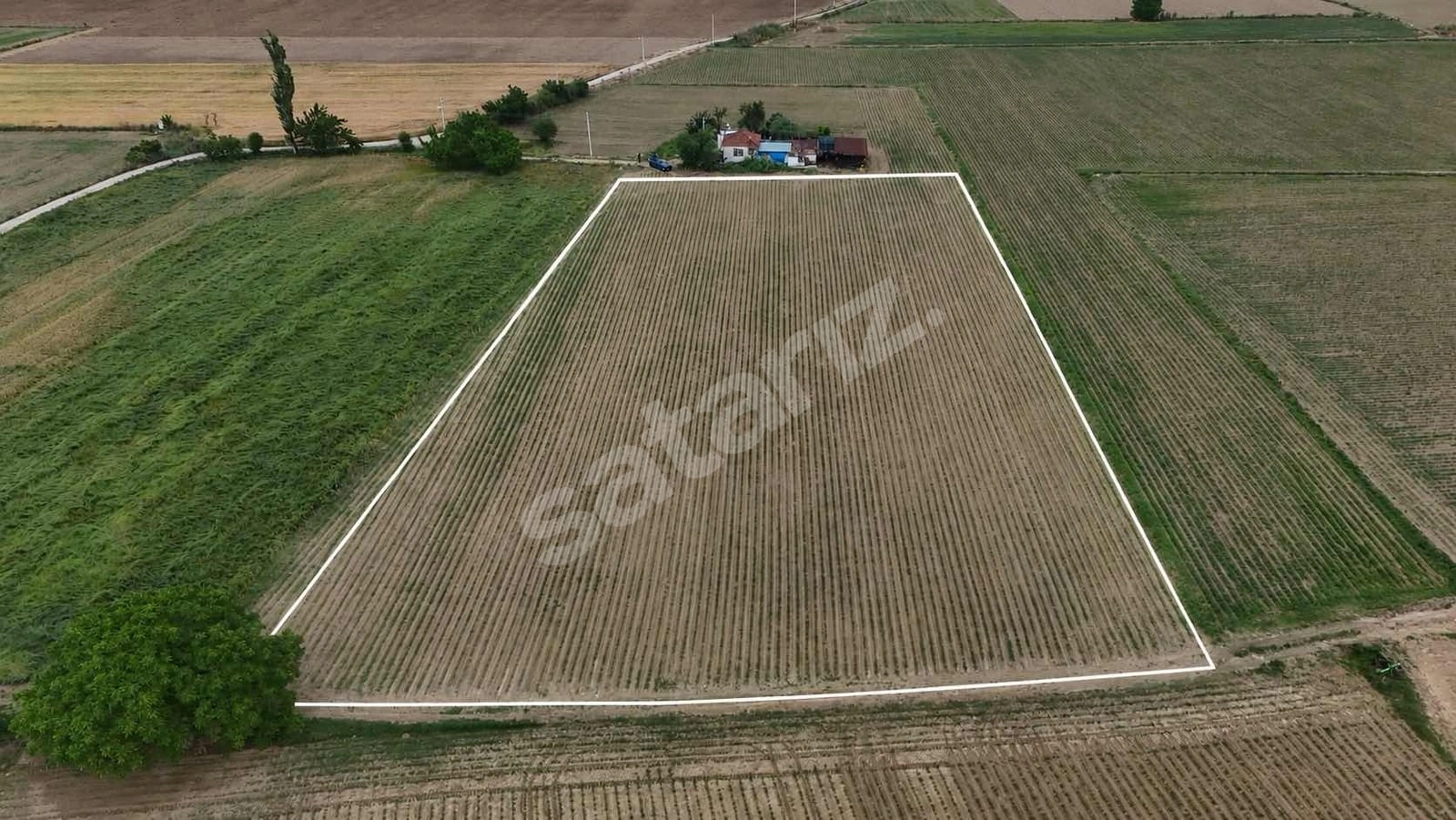 PEK EMLAKTAN 9,300 m2 SATILIK MÜSTAKİL PARSEL TARLA