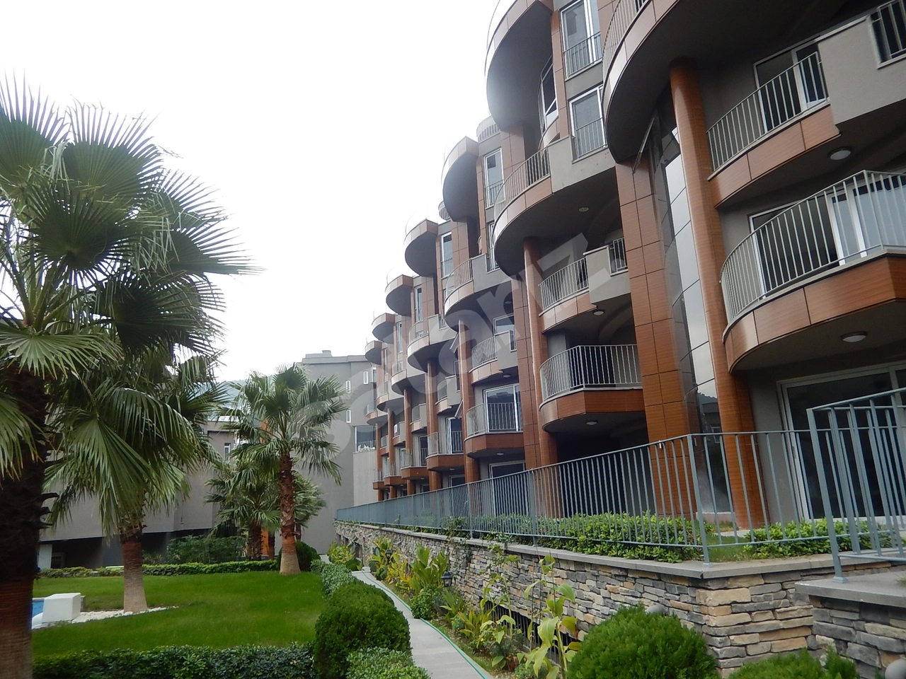 ÇTN'den Narlıdere Çamtepe'de, Güvenlikli Sitede, Kiralık Villa.