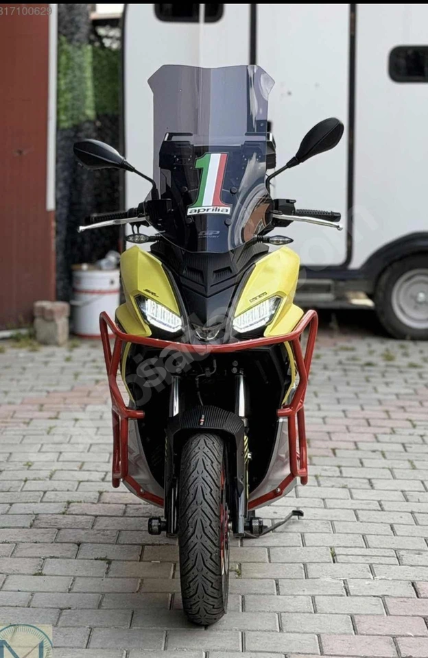 Extralı Aprilla SR GT 200