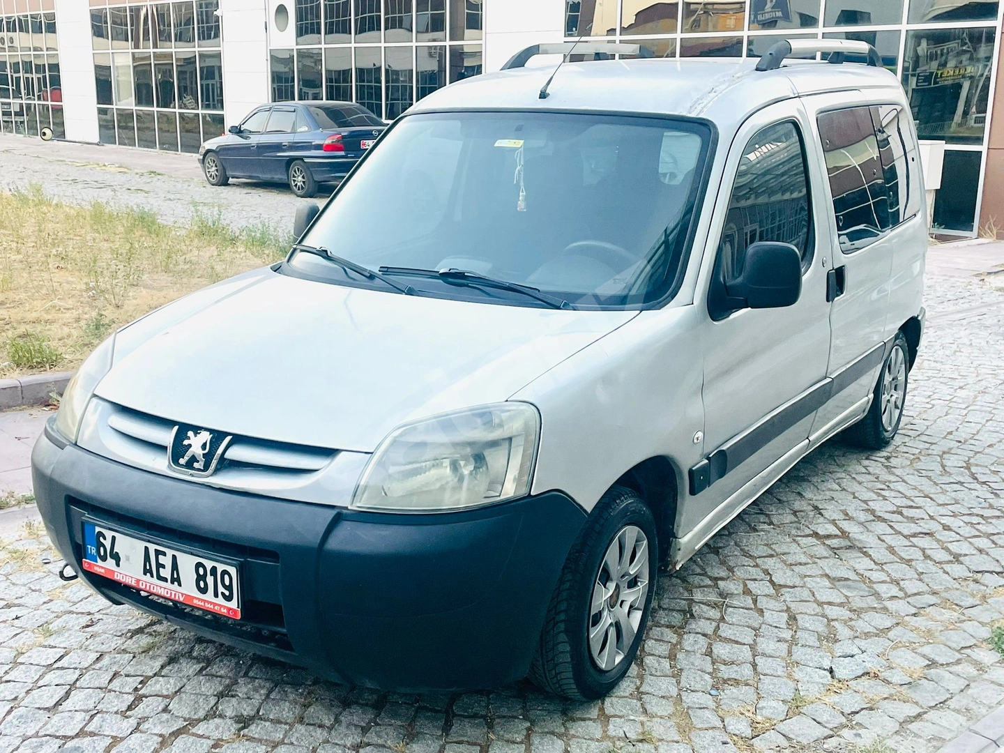DORE DEN 2004 PEUGEOT PARTNER KLİMALI