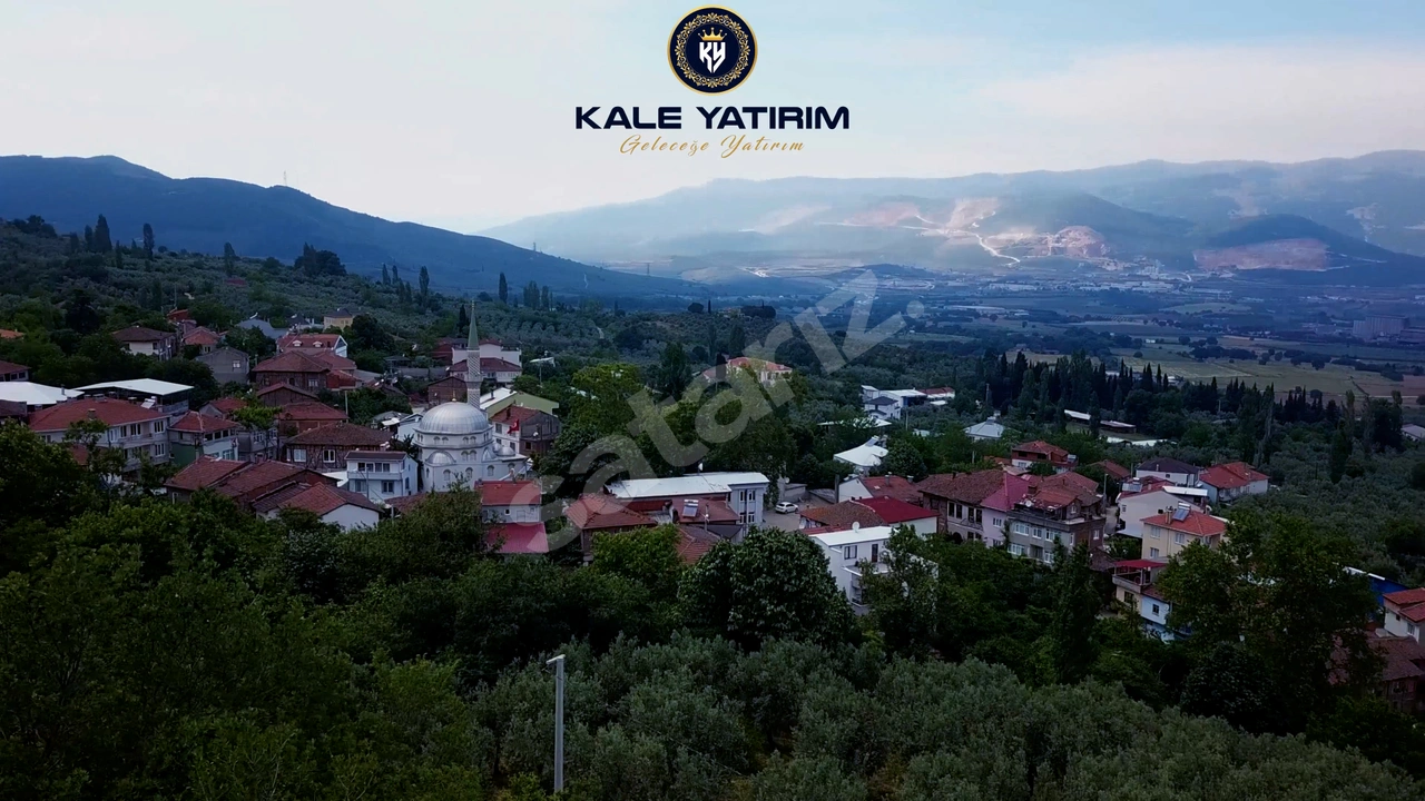 KALEDEN GEMİÇTE GÖL MANZARALI YAN YANA 2 PARSEL 535m² ELEKTRİK