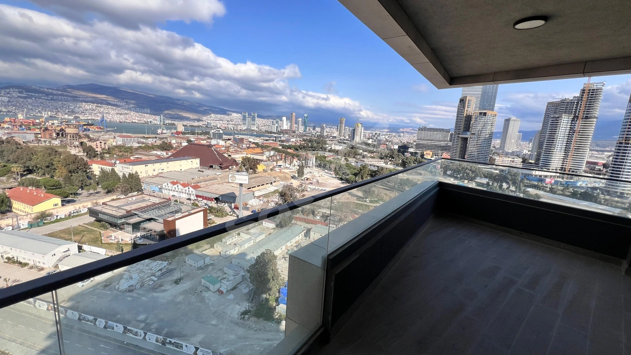 Alsancak Evora'da ÖnCephe Full Deniz Manzaralı 3+1 Satılık Daire
