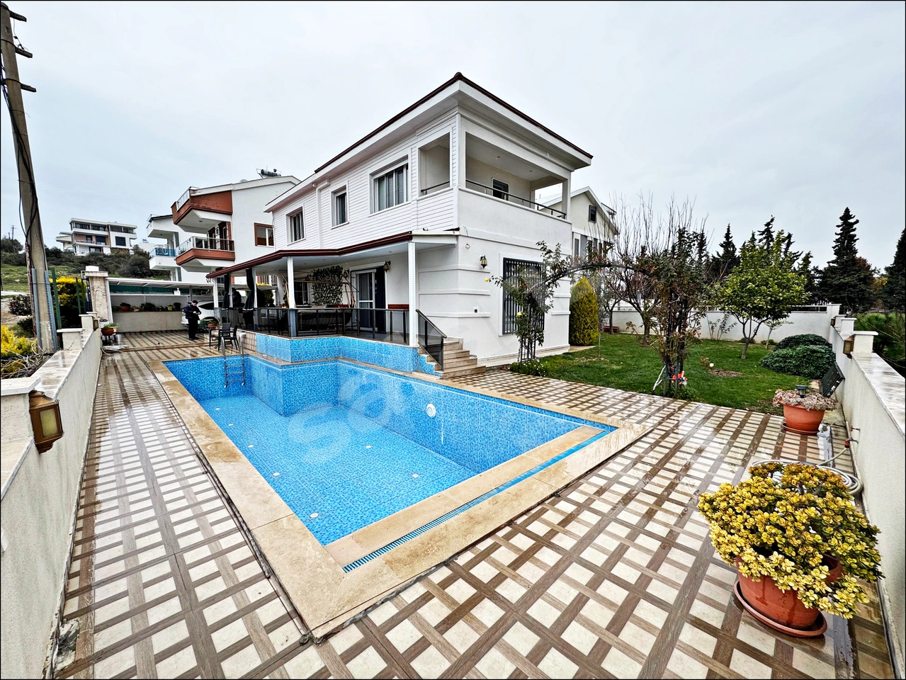 DİDİM MAVİŞEHİR'DE DENİZE 550 MT HAVUZLU TAM MÜSTAKİL LÜKS VİLLA