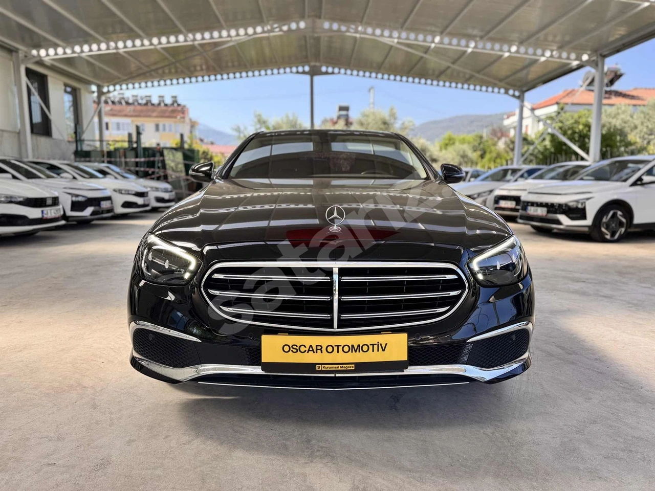 MERCEDES E200D EXCLUSİVE 9-GTRONİC VAKUM+BURMESTER HATASIZ
