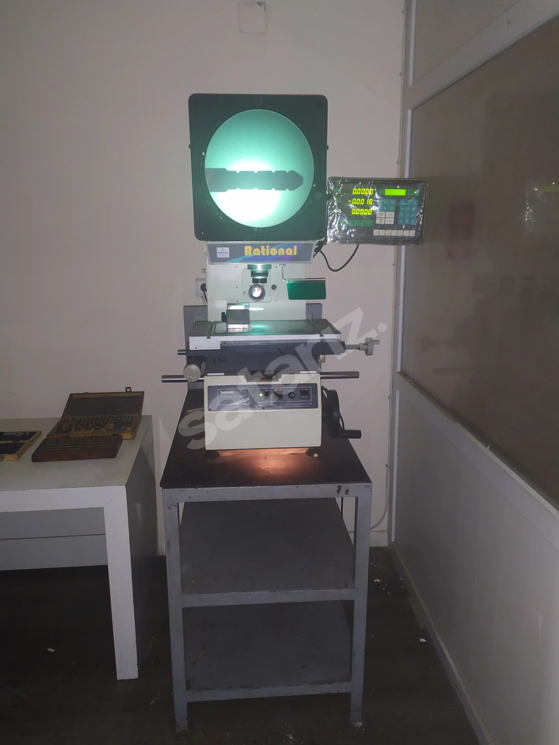 Tüm fonksiyonları aktif durumda olan temiz ve az kullanılmış Rational projeksiyon ölçüm cihazı