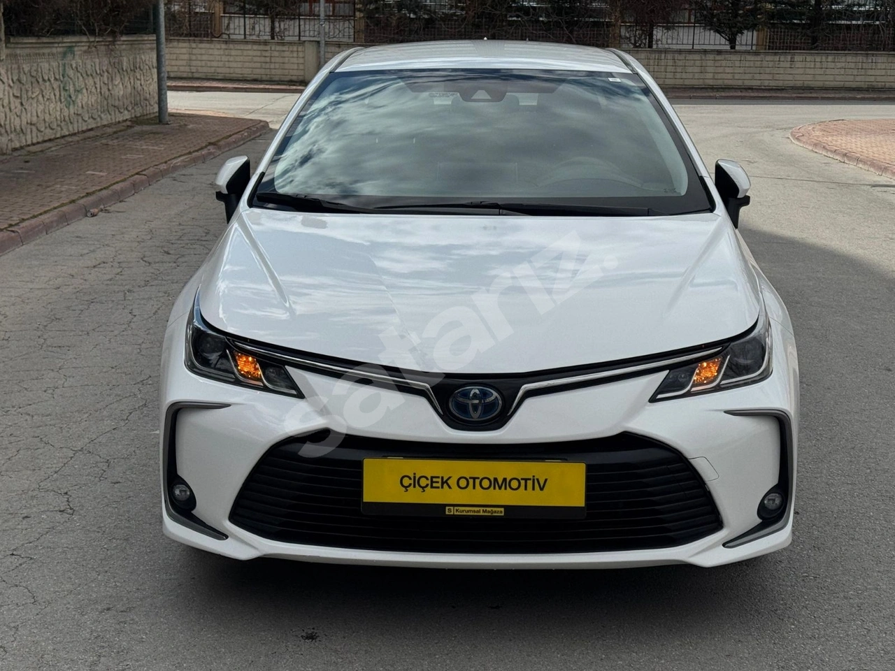 ÇİÇEK ten 2022 model COROLLA 1.8HYBRID DREAM