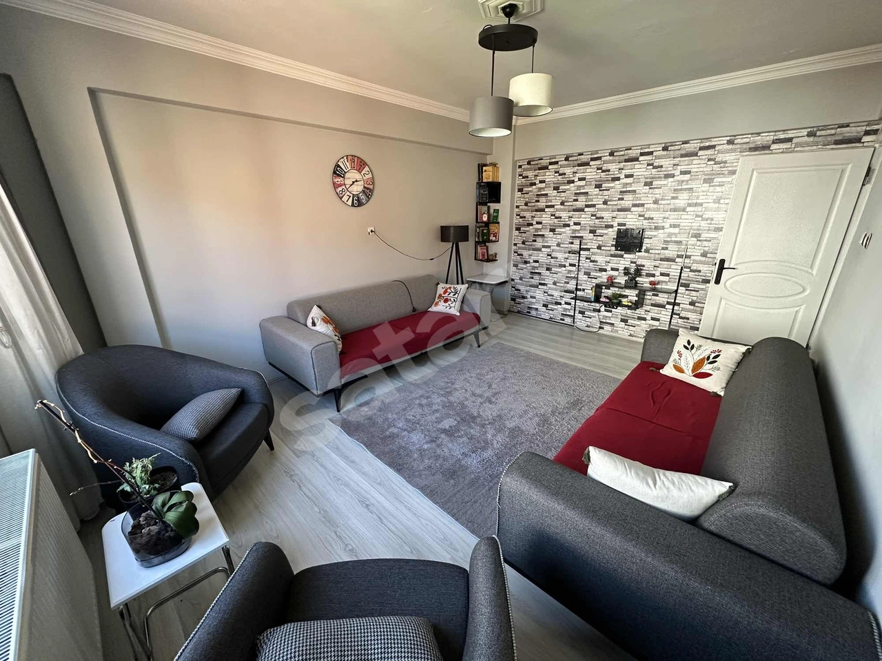 MEGAKENT EMLAK'TAN İHSANİYE'DE 2+1 SATILIK DAİRE