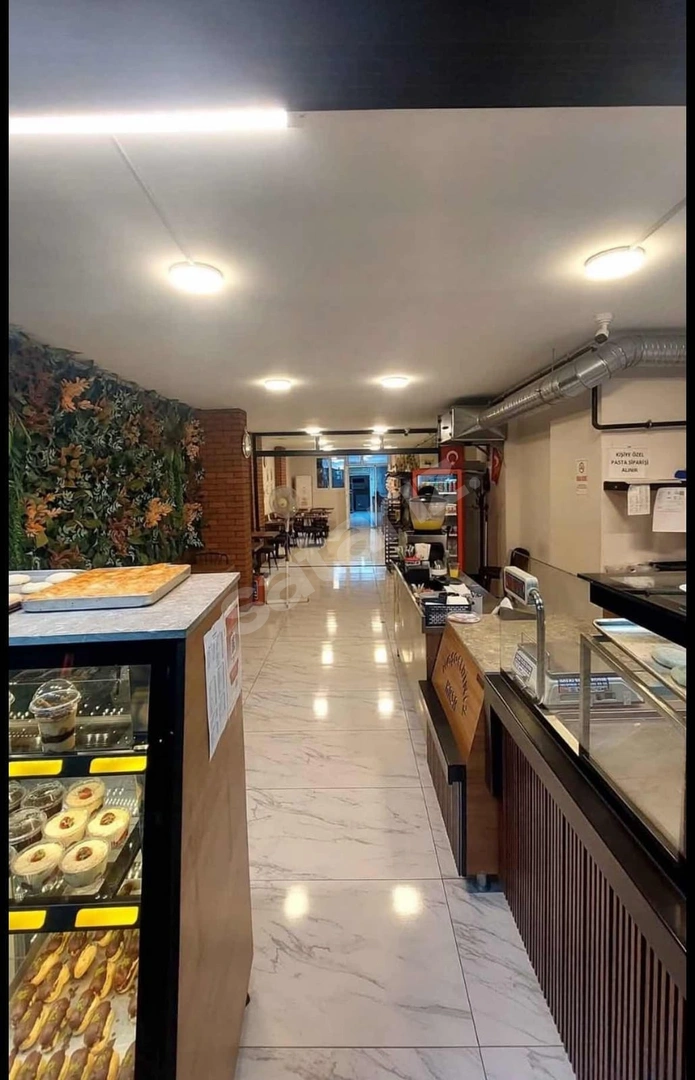 CAFELER CADDESİNDE DEVREN KİRALIK PASTANE