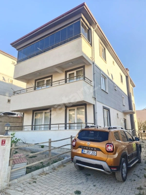 GÖMEÇ KARAAĞAÇ'TA 2+1 ARAKAT SATILIK MUHTEŞEM DAİRE