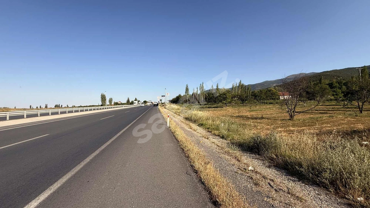 CANCANDAN SARAYDA ANA YOLA SIFIR SATILIK 3056 M2 SATILIK TARLA