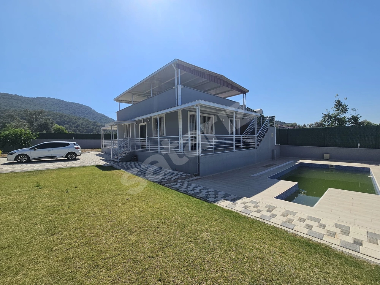 KILIRIKLARDA SATILIK 800m2 ARSA ÜZERİNDE DOĞA MANZARALI VİLLA