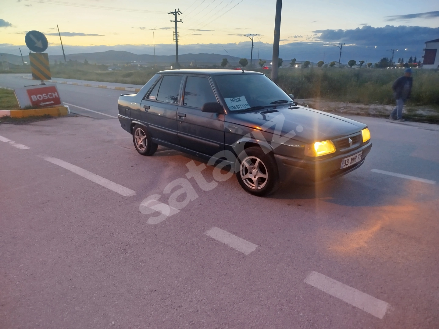 Acil ihtiyaçtan satılık Renault 9 Broadway rn