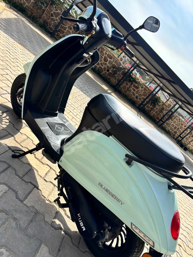 Çok temiz ilk kullanıcısından Kuba Blueberry 50 cc B ehliyetle kullanılabilir mtv yok