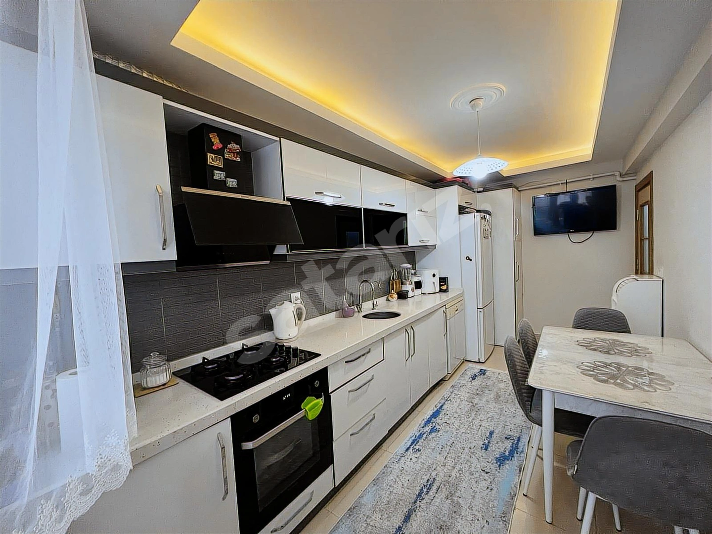 ALİPAŞA MAH. SALI PAZARI KARŞISI SATILIK 3+1/135M2 FIRSAT DAİRE!