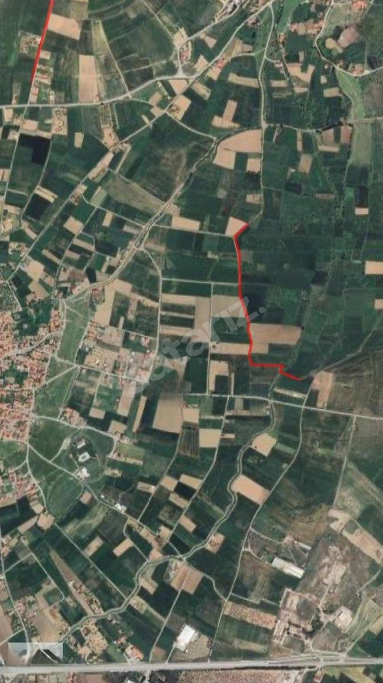 TRENDDEN BOZKUŞTA 9217 M² RESMİ YOLA CEPHE SATILIK TARLA