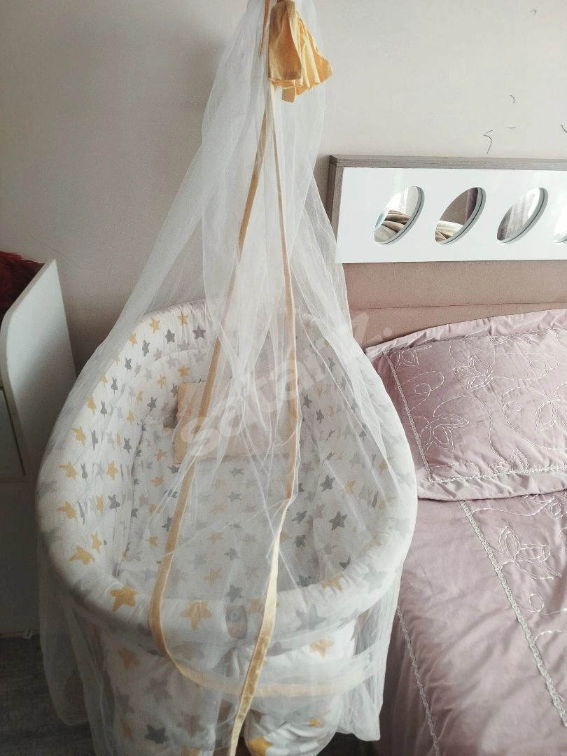 Sallanır Beşik Tüm Aparatlarıyla