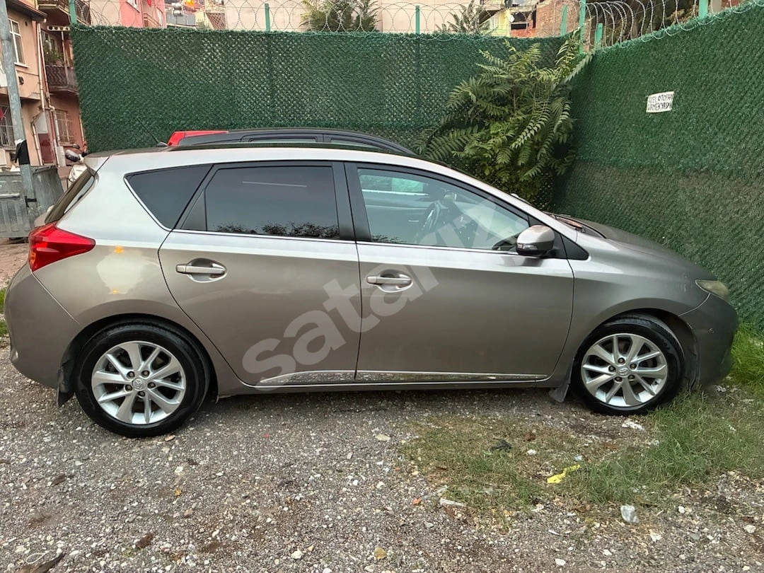2013 TOYOTA AURİS