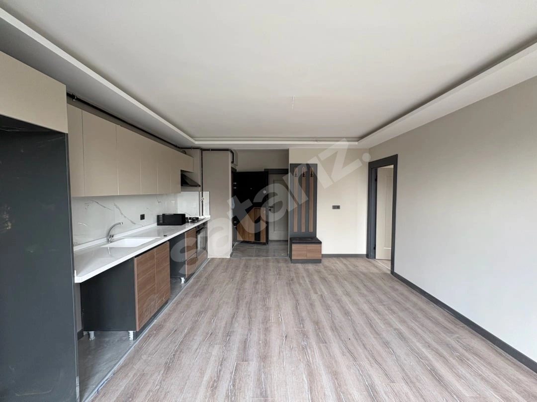 ALAÇATI'DAN İNCEK'TE ARA KAT GÜNEY CEPHE GENİŞ LÜKS 2+1 KİRALIK