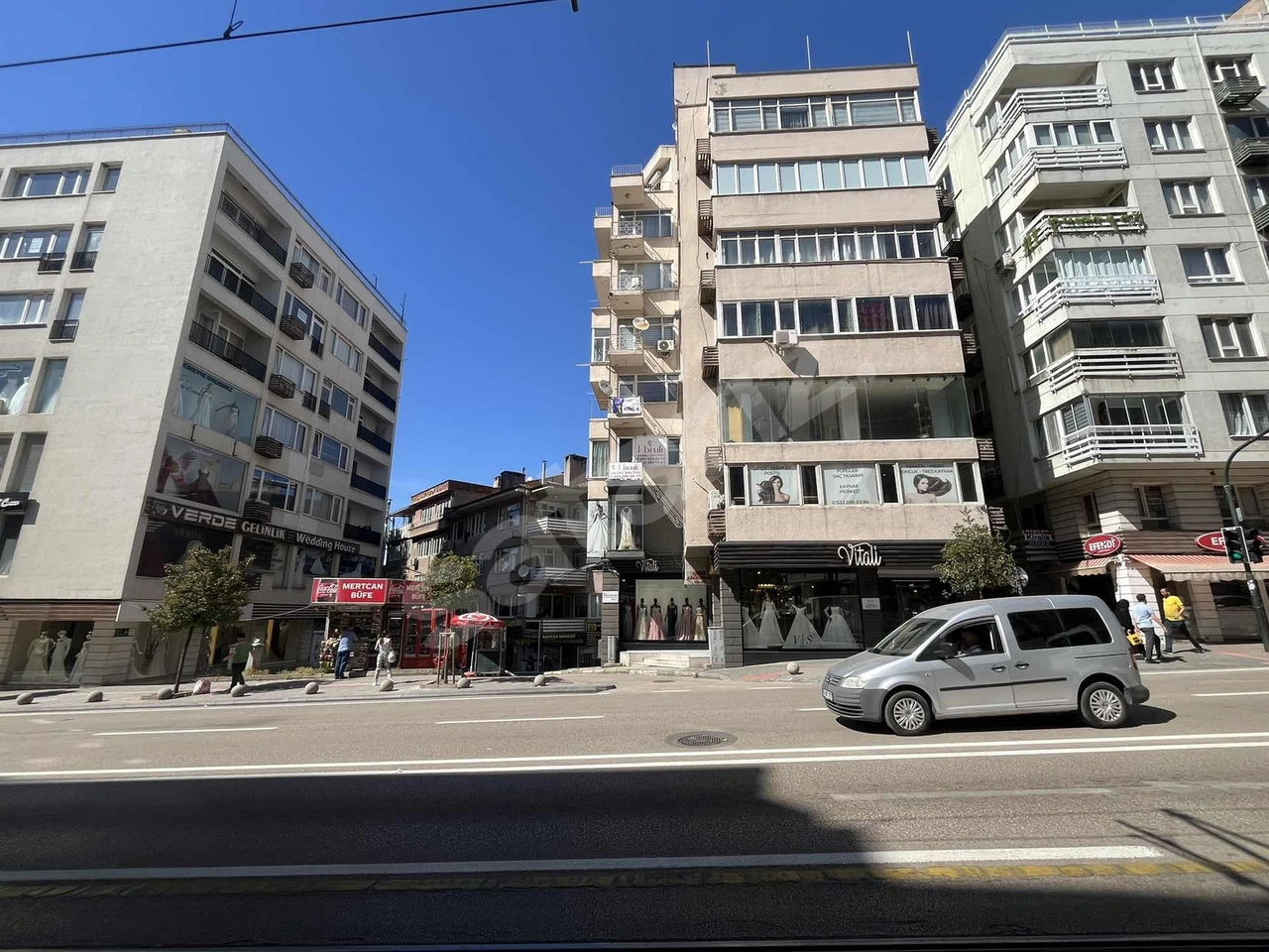 ALTIPARMAK ANA CD 2+1 KİRALIK DAİRE