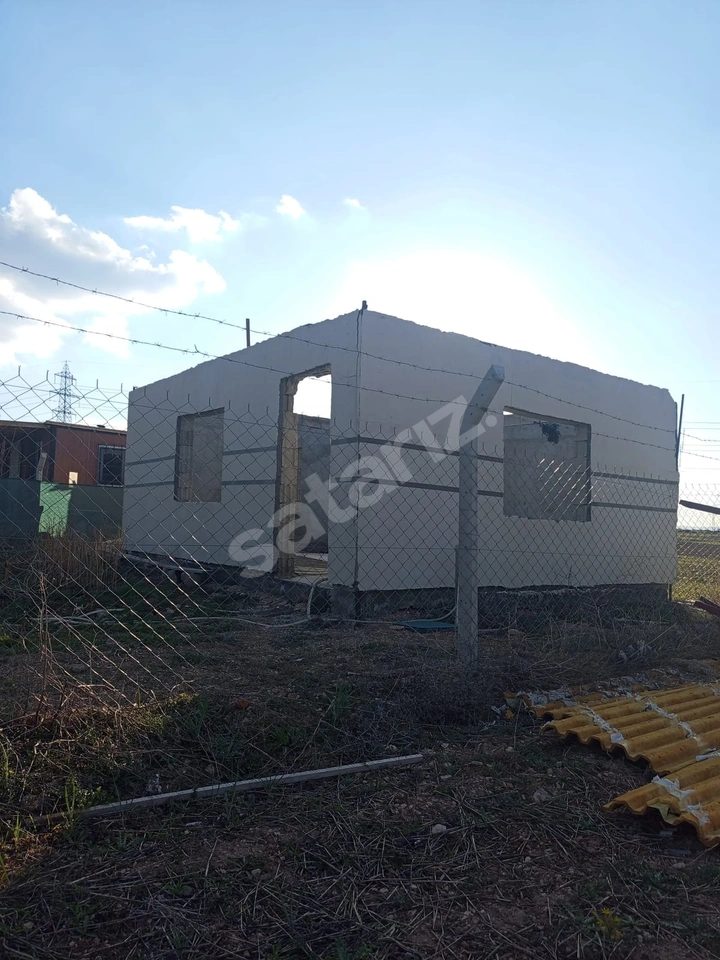 GÜRPINAR'DA 235 M2 İÇİNDE EVLİ TARLA