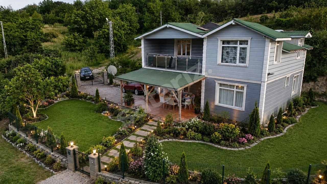 SAKARYA ALİFUTPAŞA 1805 M2 BAHÇE İÇİNDE 2 KATLI MÜSTAKİL EV