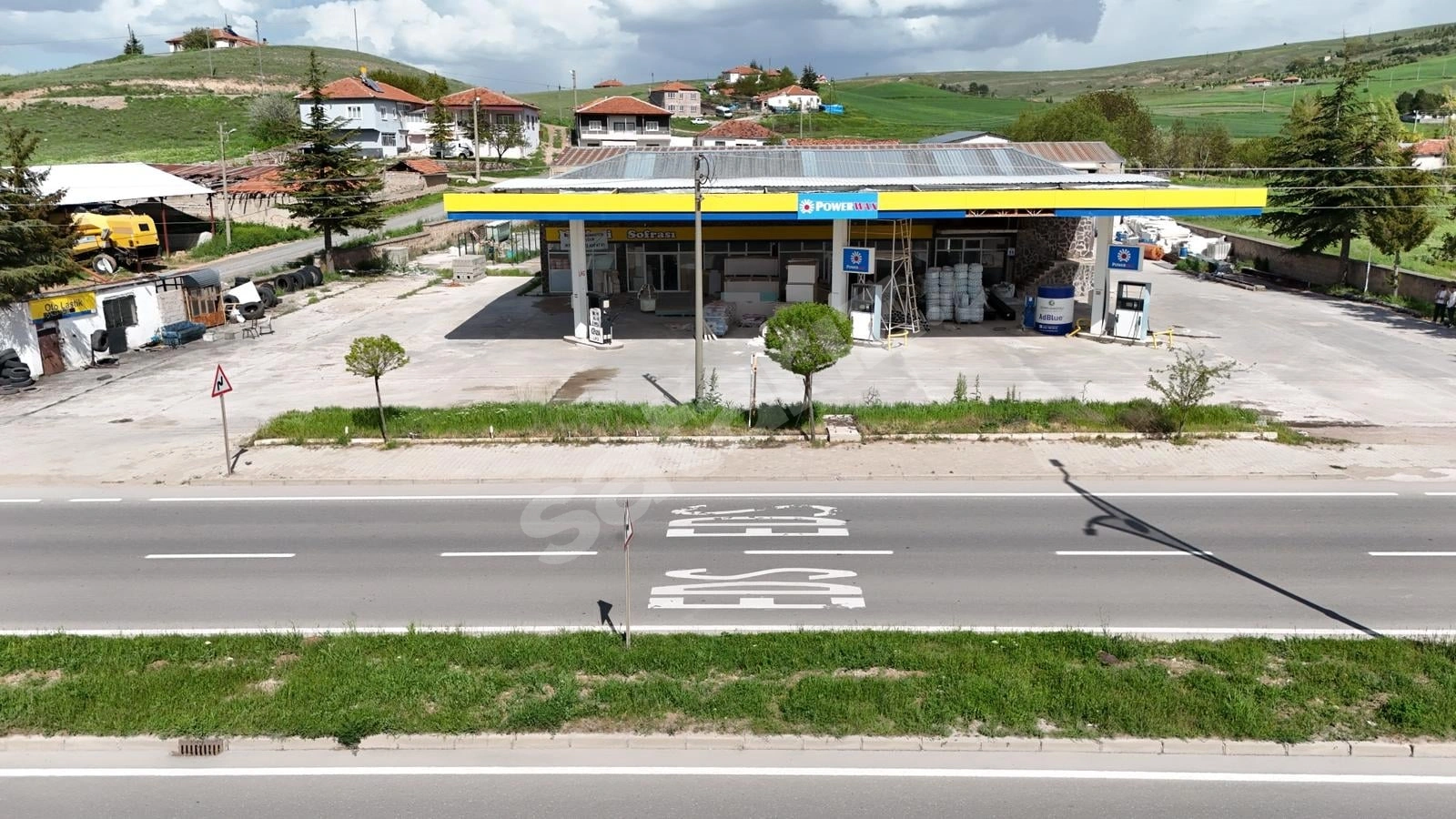YOZGAT SARIKAYA'DA SATILIK AKARYAKIT İSTASYONU, DEPO VE ARSA