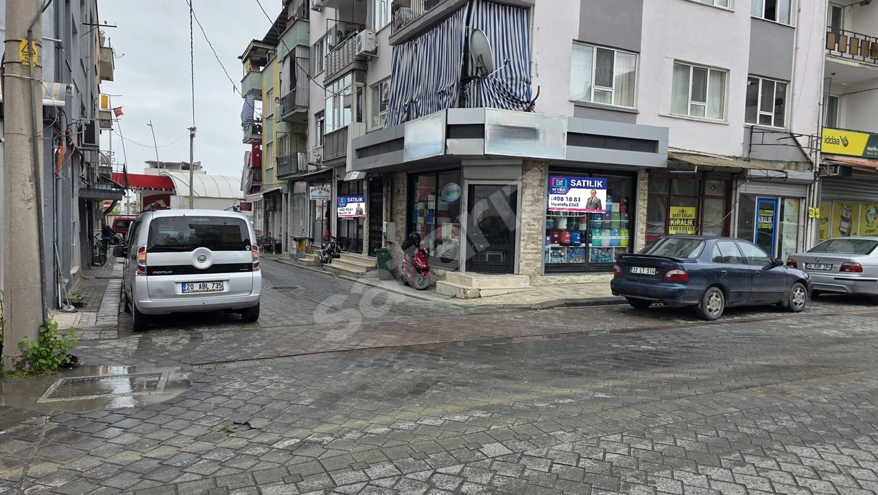 DIALOG MYRAdan GARAJ KARŞISI TOPRAKLIKTA SATILIK DÜKKANLAR