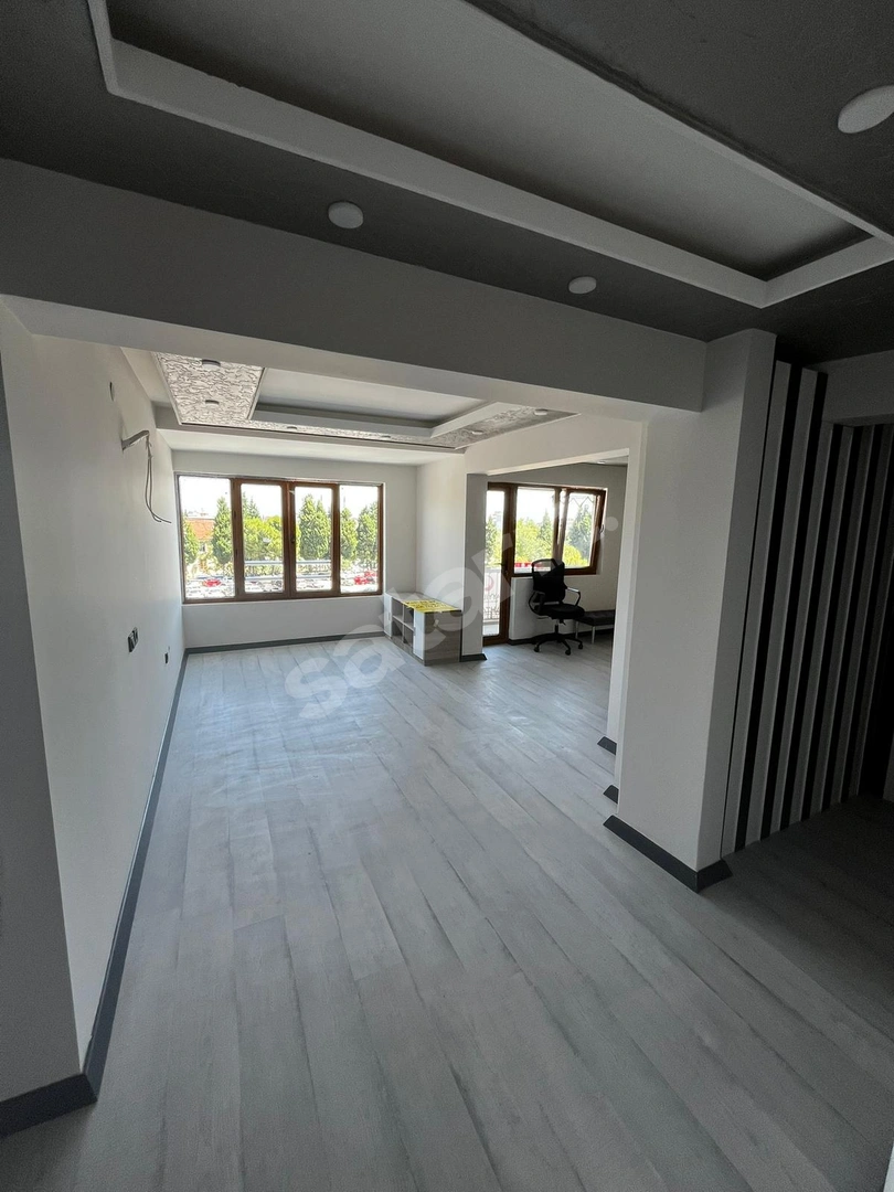 VALİLİK AÇIK OTOPARK KARŞISI 2+1 FERAH OFİS