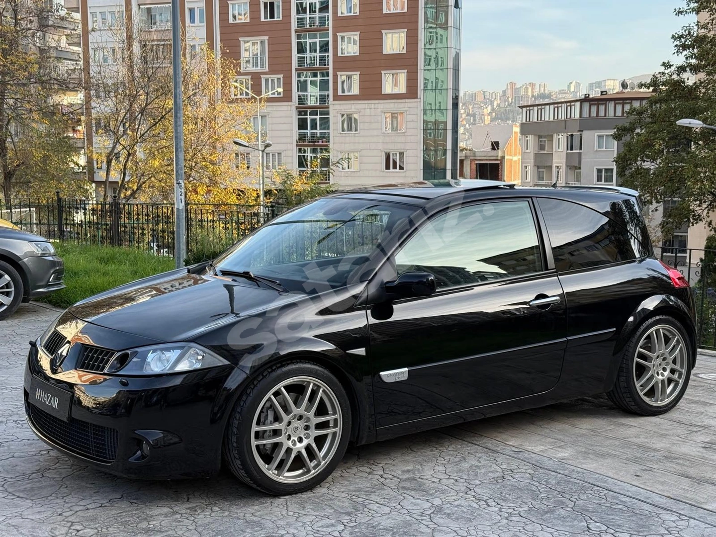 HAZAR AUTO DAN 2005 MEGANE RS 12 AY KREDİ KARTINA TAKSİT İMKANI