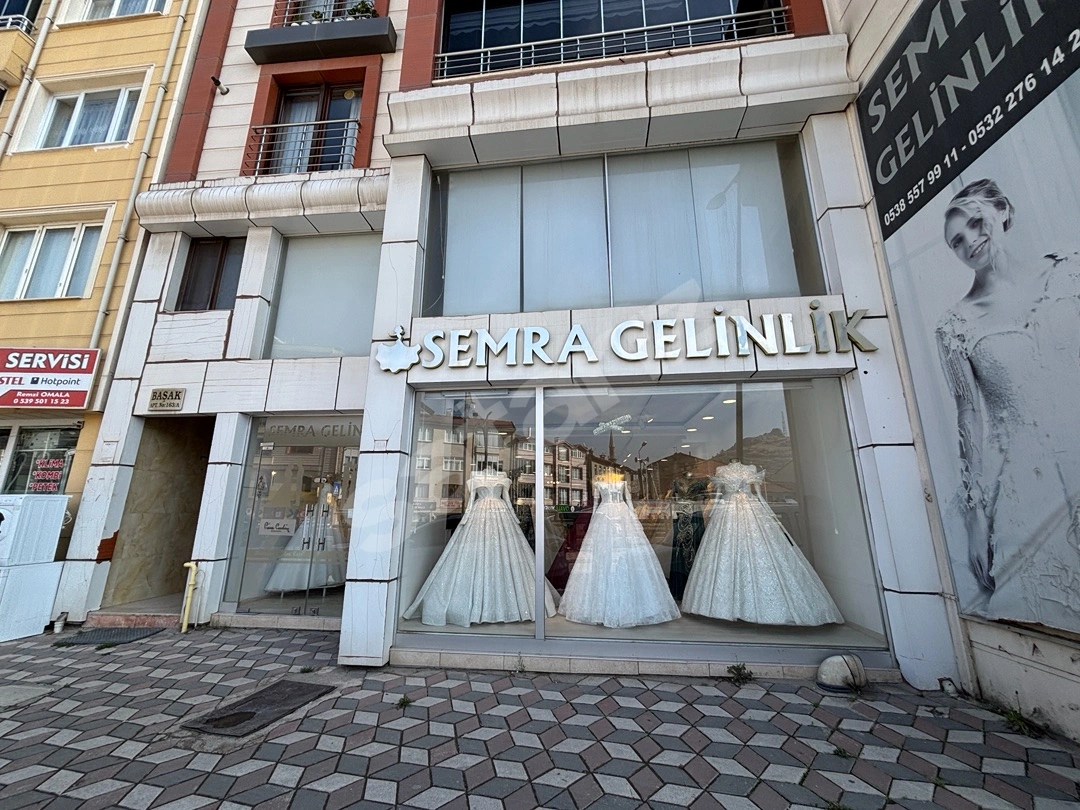 Tokat Merkezde 510 m² Semra Gelinlik Mağazası