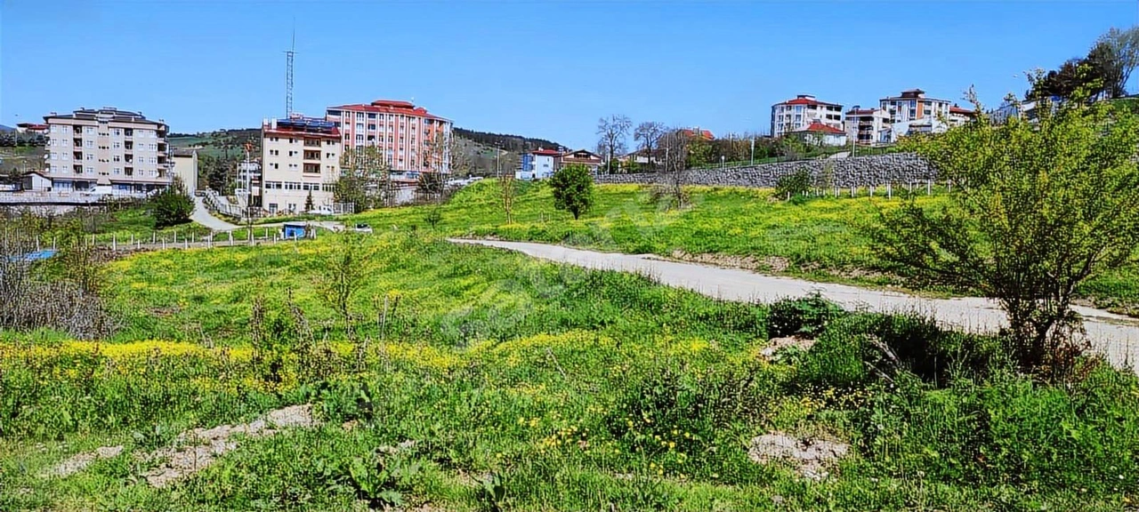 Kavak Merkezde Soğuksu Mah. 4 Kata İmarlı Satılık Arsa