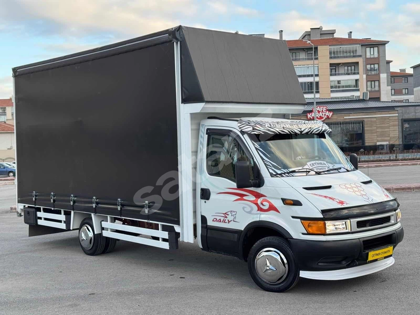 2004 IVECODAİLY ÇİFT KAYAR PERDELİ KESME KAMYONET 6 LASTİK SIFIR