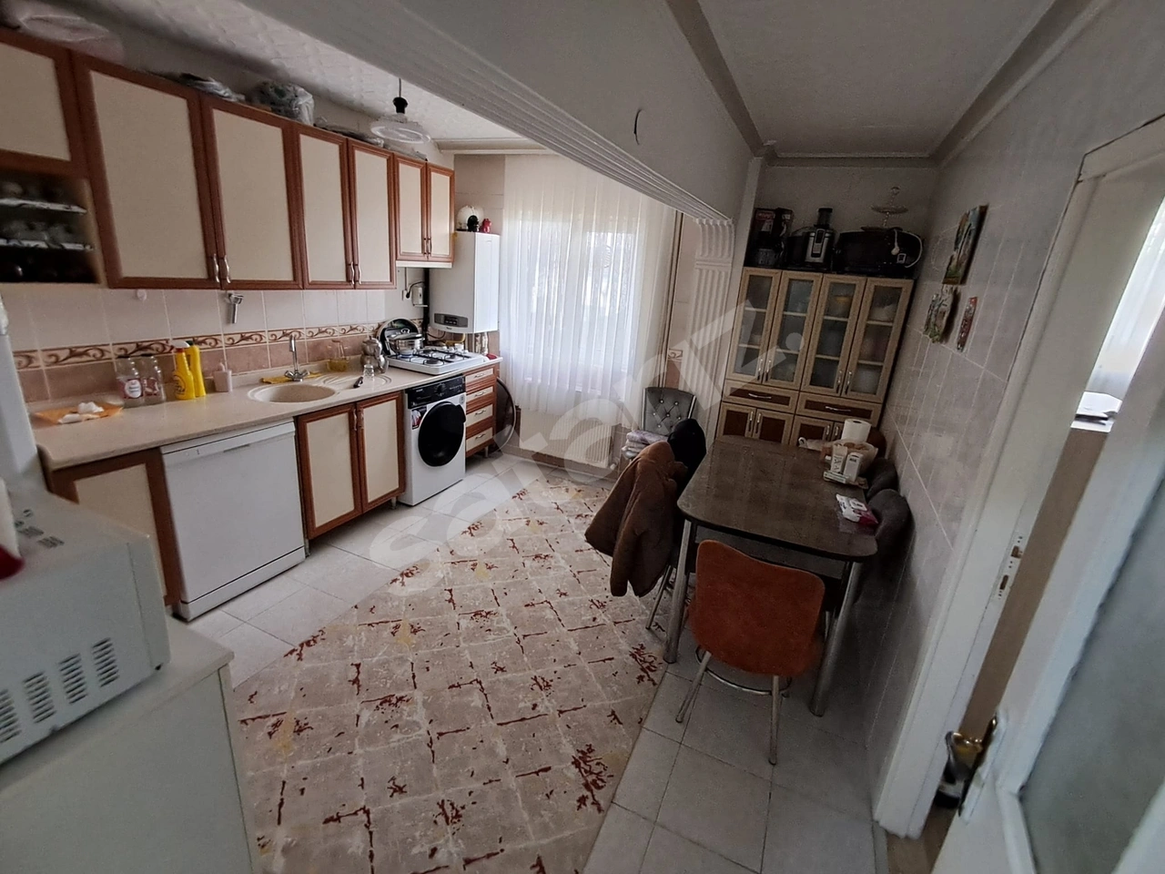 ACİL!! MUTLU CADDE YAKINI 3+1 DAİRE!!!!