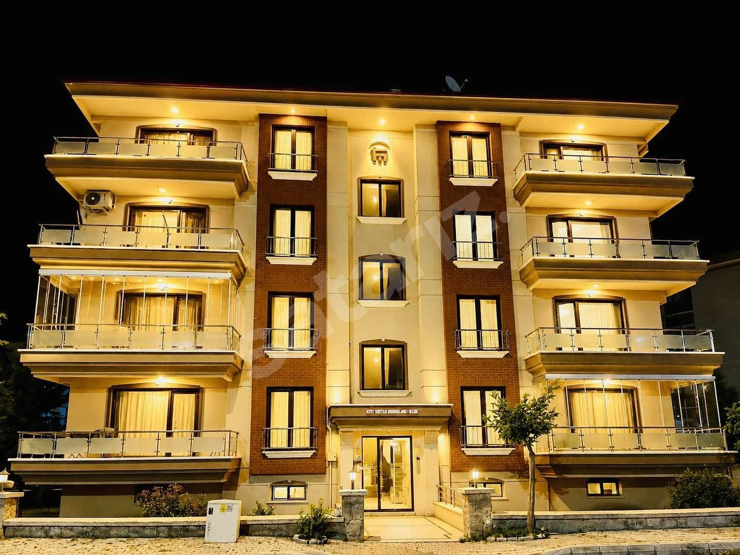 SELÇUKLU MAH.PARK MANZARALI 3+1 TERTEMİZ BAKIMLI DAİRE