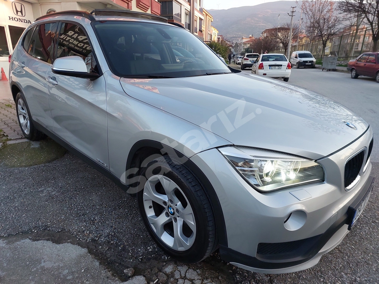 YAPAR OTOMOTİV'DEN 2014 BMW X1 16İ sDRİVE CAM TAVAN DERİ EKRAN