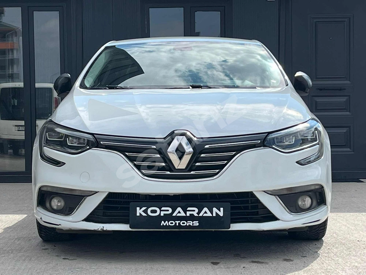 KOPARAN 2017 MEGANE İCON /3 AY ERTELEMELİ VEYA %0.49 FAİZ ORANI