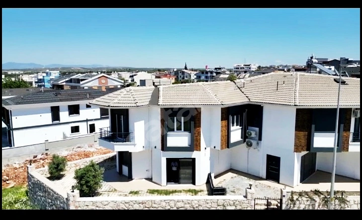 DİDİM HİSAR MAHALLESİNDE DENİZ MANZARALI KÖŞE VİLLA