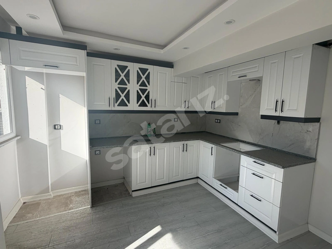 Karaköy Pazaryeri Full tadilatlı asansörlü satılık 3+1