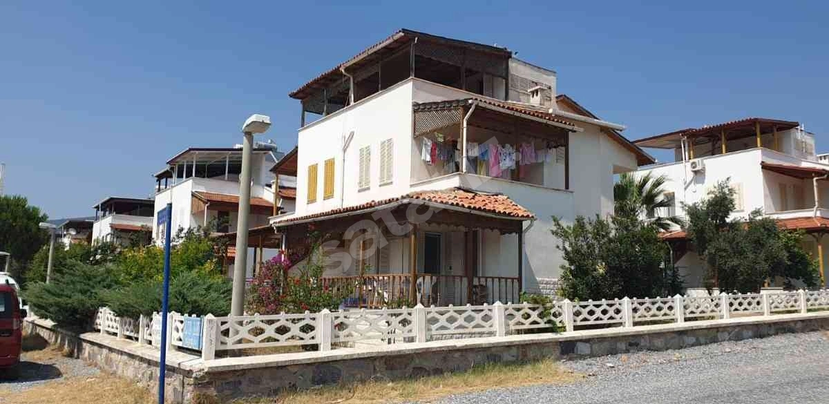 AKBÜK`TE KÖŞE KONUMDA DENIZ MANZARALI SATILIK 3+1 YAZLIK !!!