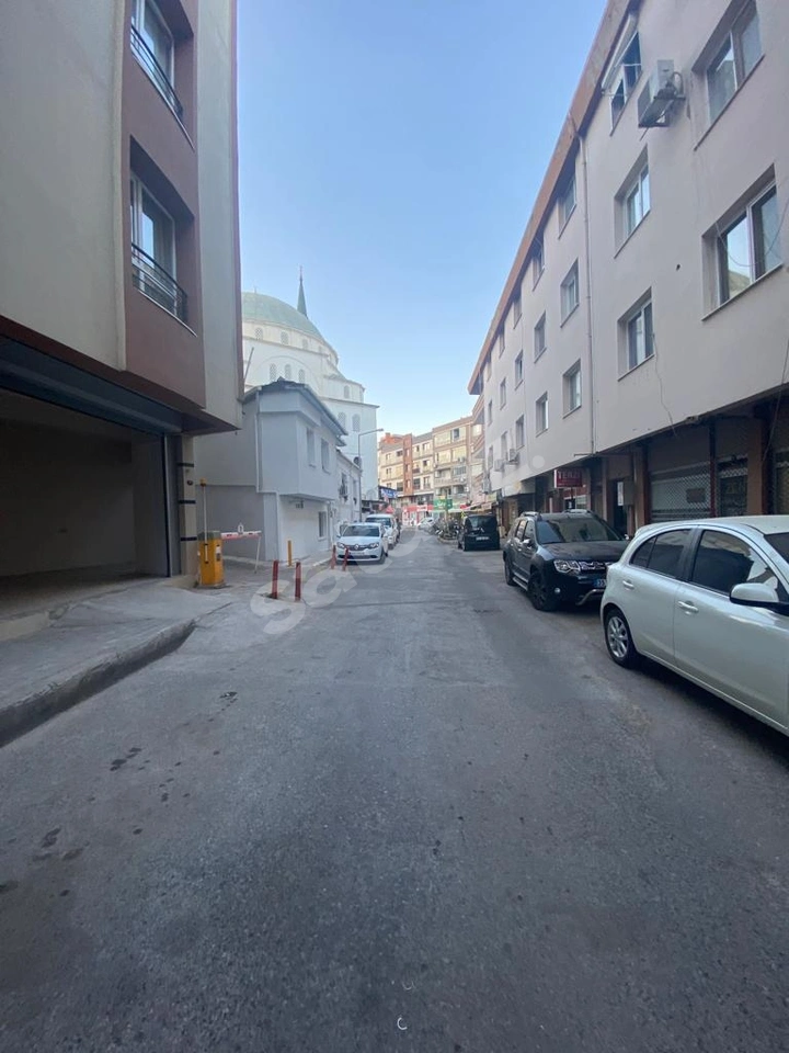Arslan'dan Gaziemir Meydan Yakını Yatırıma Uygun 285m² İşyeri