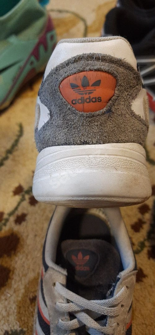 Orijinal Adidas Sökük Yırtık Yok