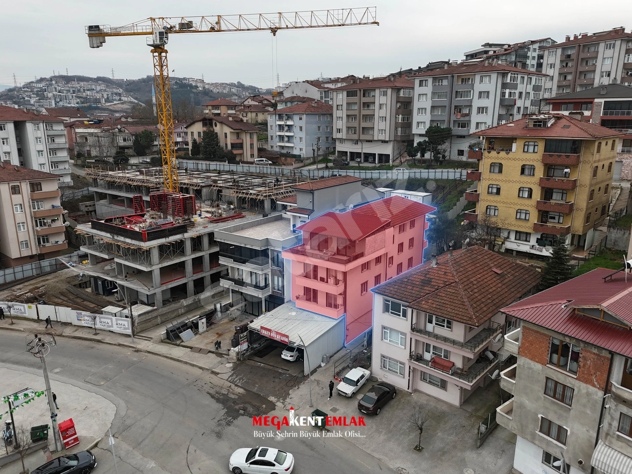 2.06 ORANLA KREDİ İMKANI ! MAVİ DURAKTA SATILIK ARAKAT DAİRE