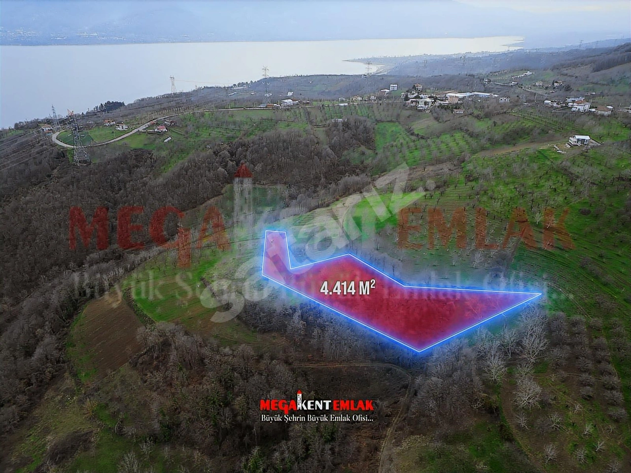 MEGAKENT EMLAK'TAN AŞAĞIDEREKÖY'DE GÖL MANZARALI SATILIK 4414m²