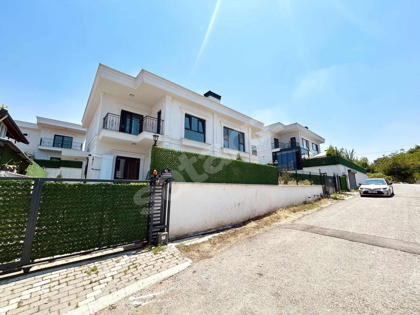 Başiskele Seymen Doğa Park Sitesi 4+1 Bahçeli Kiralık Villa