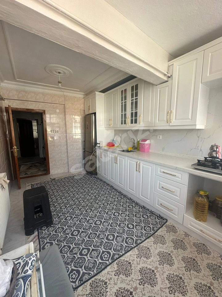 KÜÇÜKKÖY YENİMAHALLE'DE 130 M² KULLANIŞLI FERAH DAİRE