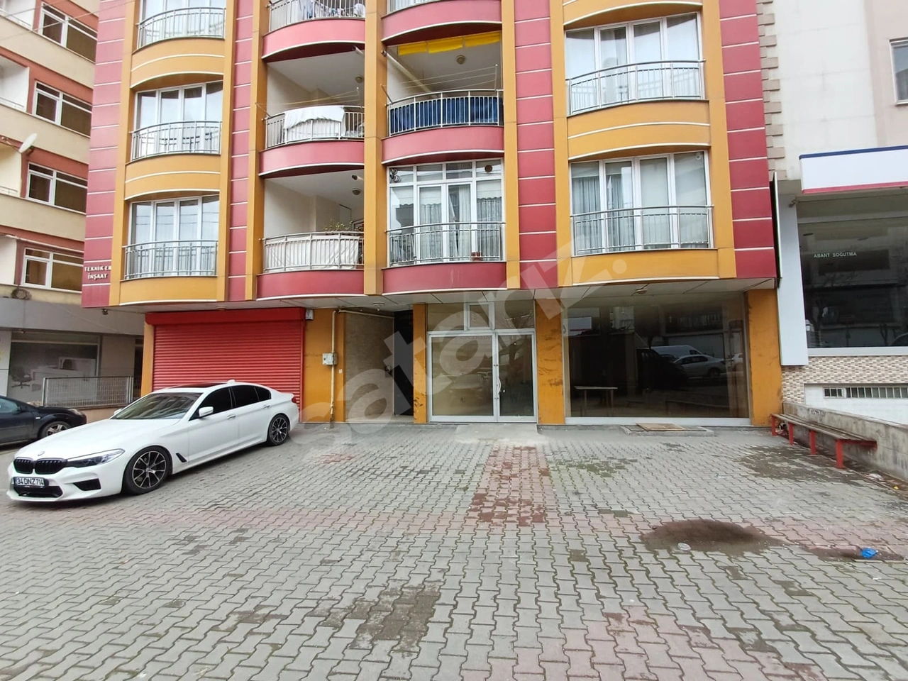 GEBZE OSMANYILMAZ MERKEZİ 360 m² DEPOLU KİRALIK DÜKKAN