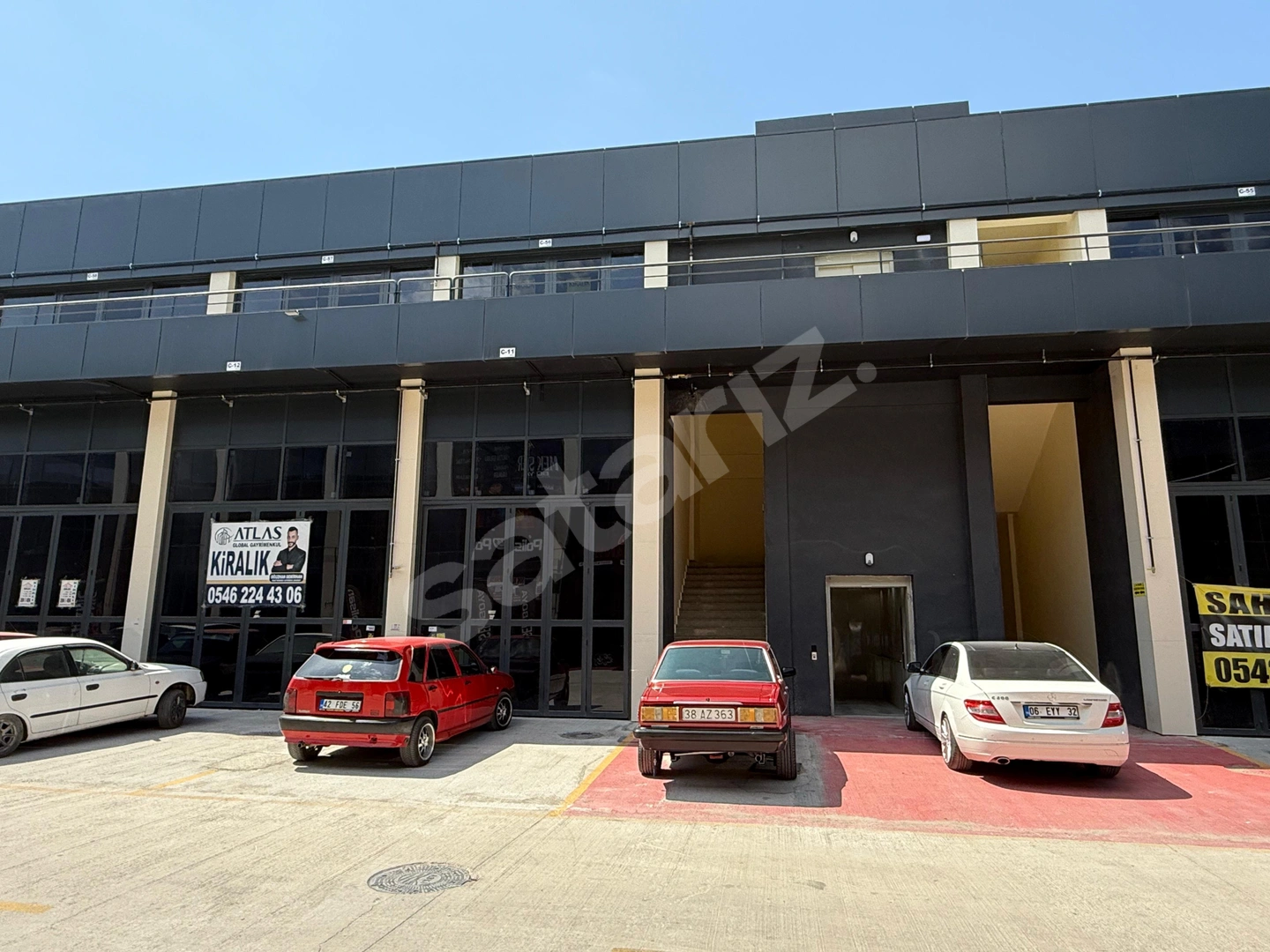 TURYAP YAPRACIK 'tan Sehaş Arenada 61m² Kiralık Ofis & Dükkan
