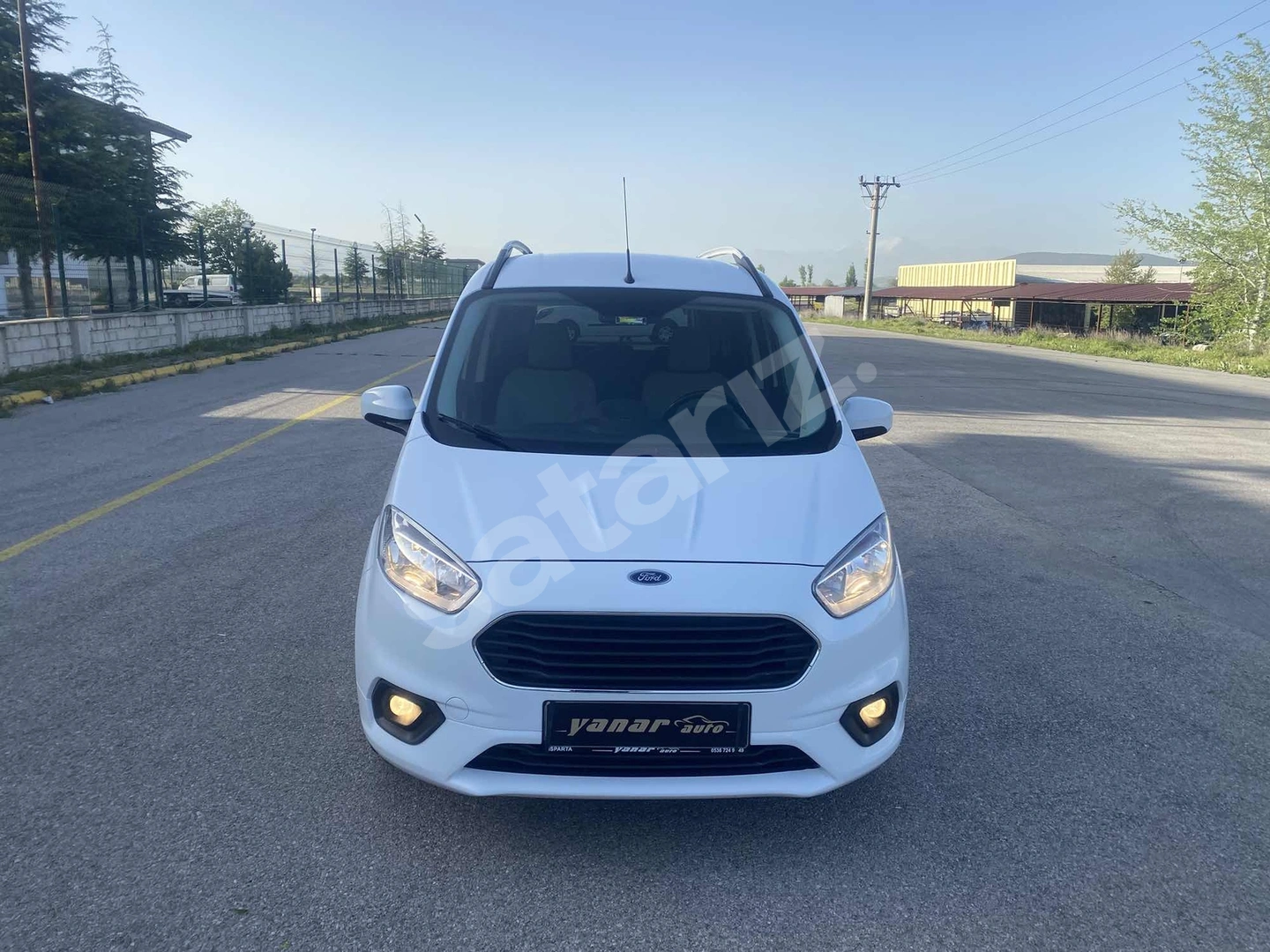 YANAR AUTO DAN FABRİKASYON ÇIKIŞLI OTOMOBİL FORD COUIRIER