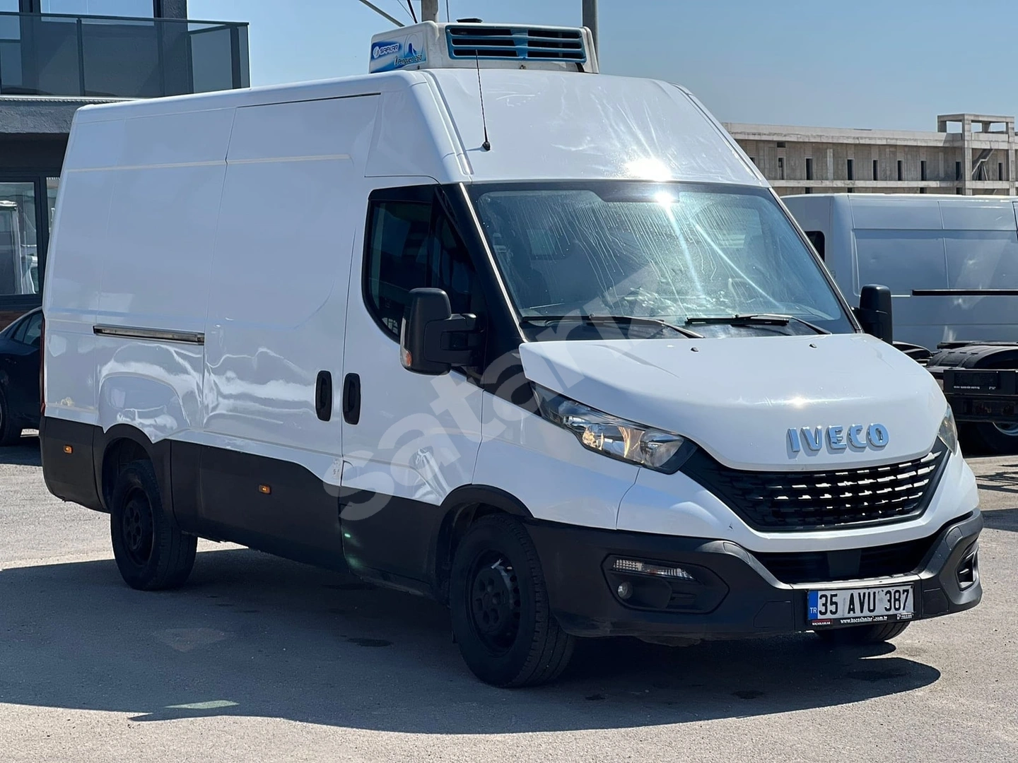 2.05 KREDİ KOÇASLANLAR2'DEN IVECO 35S14-12m3 FRİGO 2021 MODEL
